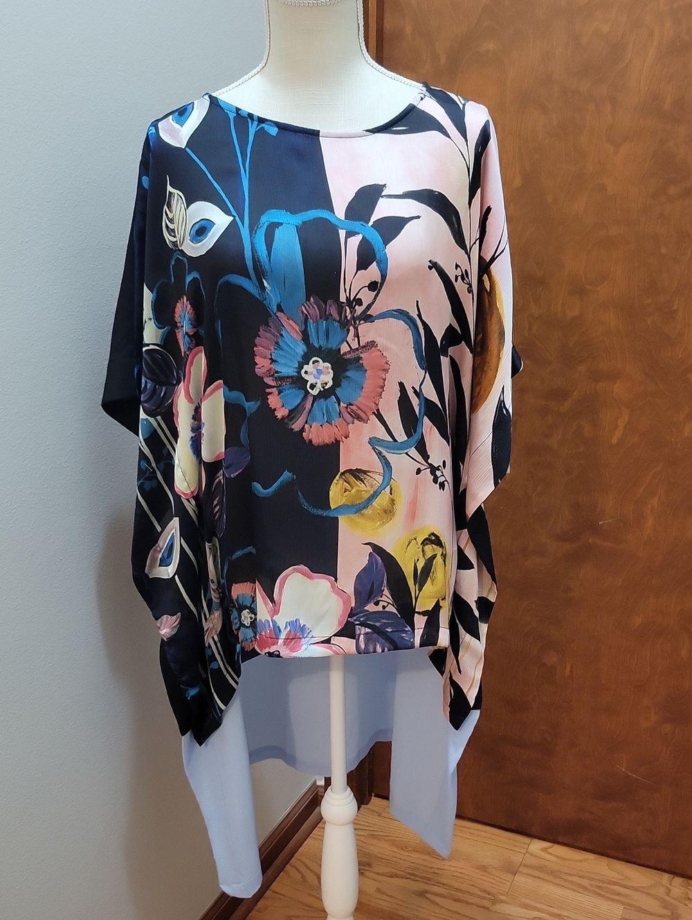 IC COLLECTION Floral Hi Low Poncho Top Artsy Boho Fun Colorful - Womens Size M